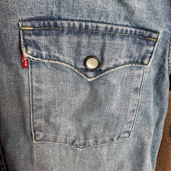 Levi's® Premium Iconic Western Denim Shirt Small - Picture 3 of 8